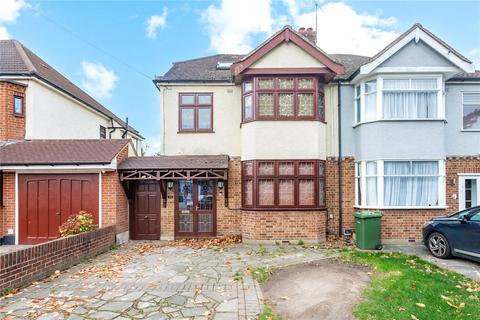 Ravenscourt Grove, Hornchurch, RM12