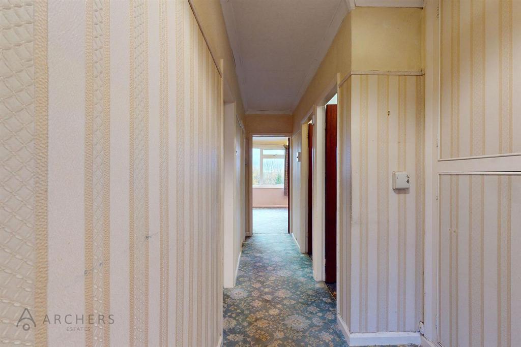 1,18 Moorbank Road(Interior)-10.jpg