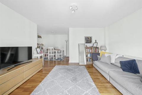 2 bedroom flat to rent, Sunlight Square, London