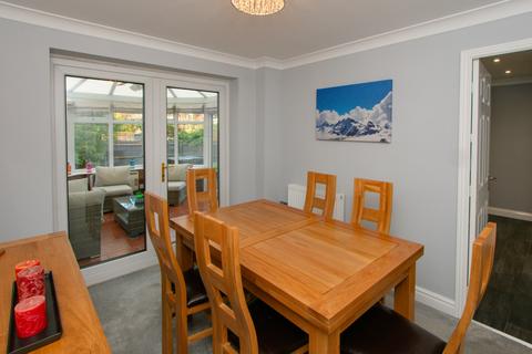 4 bedroom detached house for sale, King Edward Close, Kingsmead