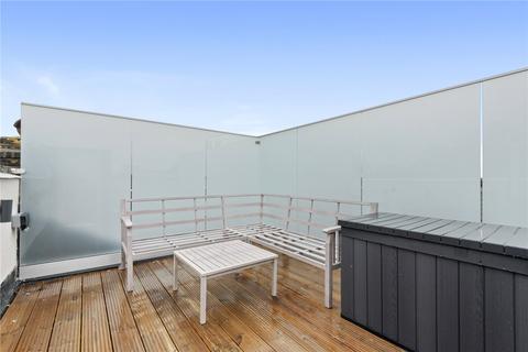 3 bedroom apartment to rent, Gosberton Road, London, SW12