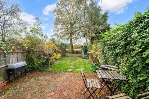 2 bedroom end of terrace house for sale, Holland Road, Oxted RH8