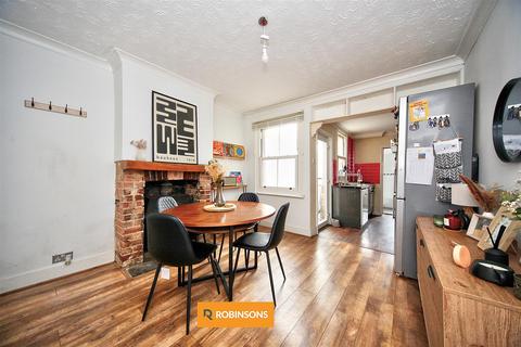 2 bedroom end of terrace house for sale, Englands Lane, Dunstable