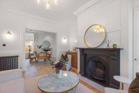 undefined, London W4