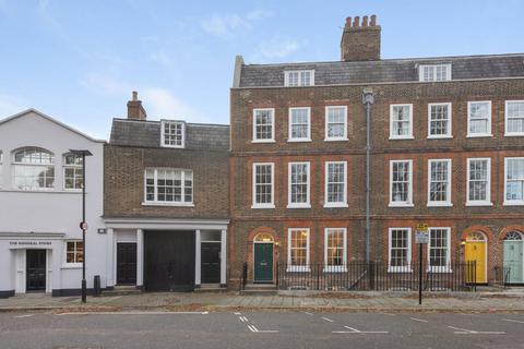 undefined, London W4