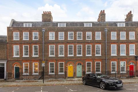 undefined, London W4
