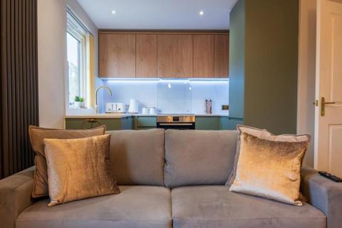 3 bedroom mews to rent, Southwick Mews, London W2