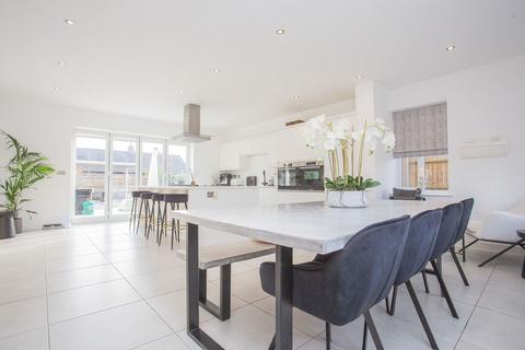 5 bedroom detached house for sale, Teal Way, Langtoft, PE6