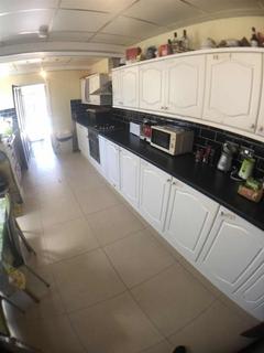 7 bedroom house share to rent, Mathews Park Avenue, London E15