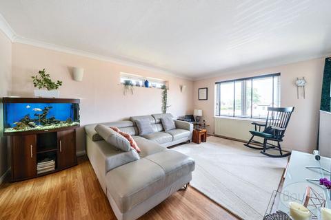 3 bedroom apartment for sale, The Lindens, Great Austins, Farnham, Surrey, GU9