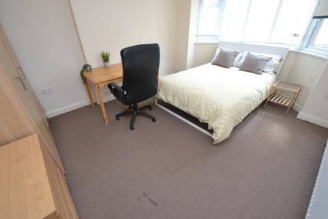 3 bedroom semi-detached house to rent, Lace Street, Nottingham NG7