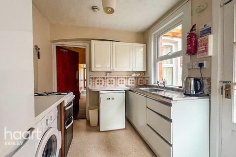 undefined, Pitcroft Avenue, READING