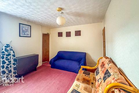 undefined, Pitcroft Avenue, READING