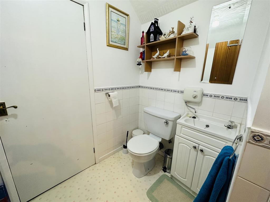 Attic room w.c.jpg