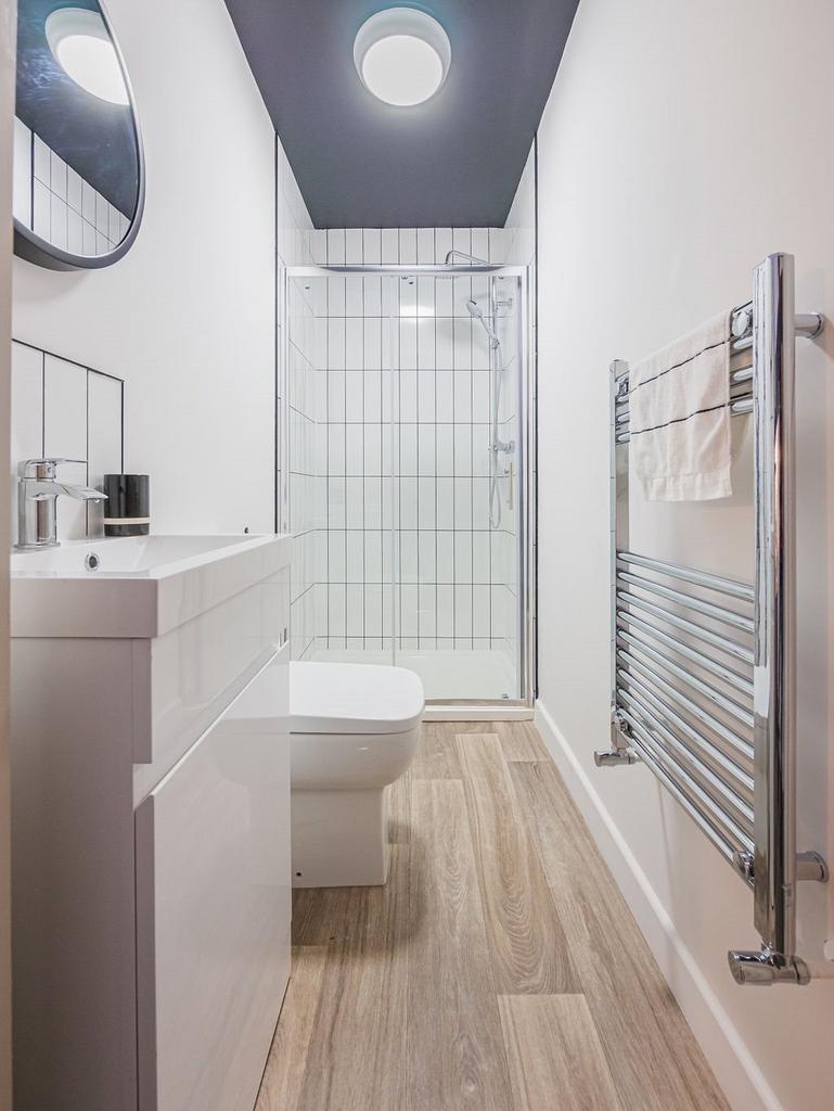 Bed 4 ensuite