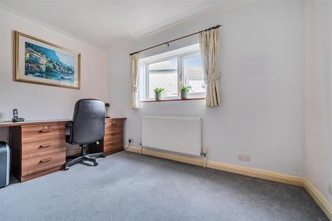 3 bedroom detached house for sale, East Close, Middleton-On-Sea