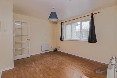1 bedroom flat for sale, Parrotts Field, Hoddesdon,Hertfordshire