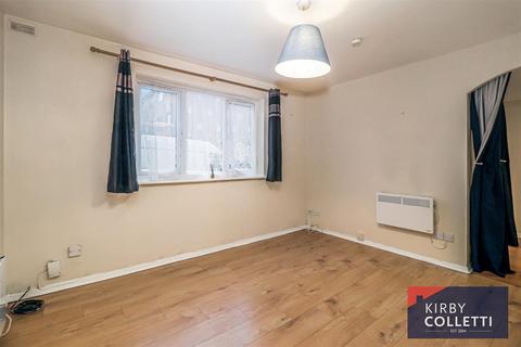 1 bedroom flat for sale, Parrotts Field, Hoddesdon,Hertfordshire