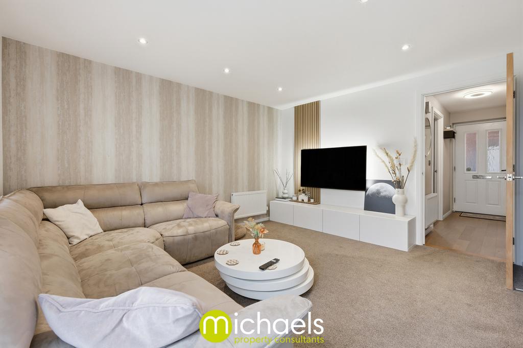 Living Room/Dining Area