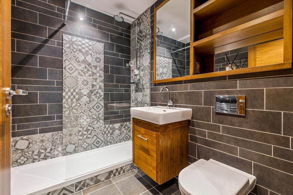 Main Shower Room