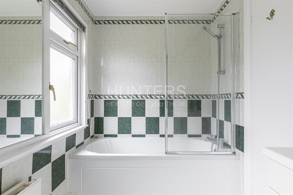 En-Suite Bathroom