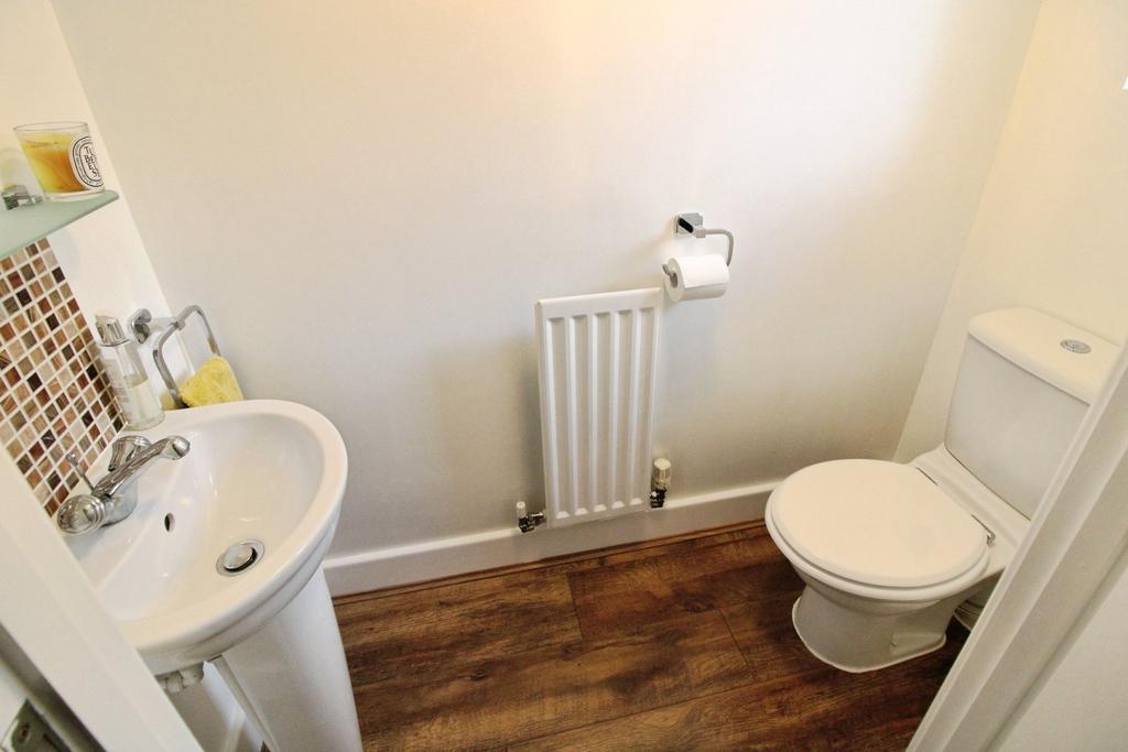 Cloakroom / WC