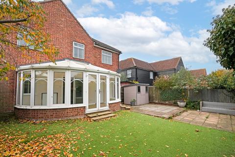 4 bedroom detached house for sale, Maynard Close, Essex CM6