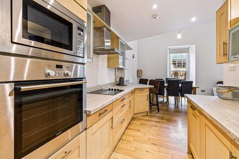 2 bedroom apartment for sale, Ingram Street, Merchant City, Glasgow City