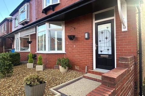 3 bedroom semi-detached house for sale - Thornham Lane, Oldham