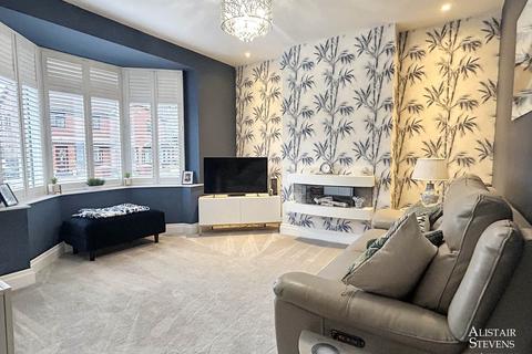 3 bedroom semi-detached house for sale, Thornham Lane, Oldham