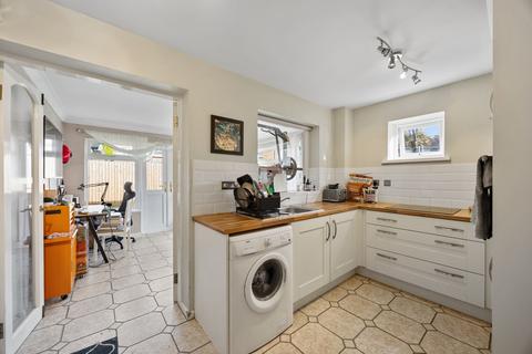 4 Birch Crescent, Llantwit Fardre, Pontypridd, CF38 2NZ