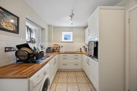 4 Birch Crescent, Llantwit Fardre, Pontypridd, CF38 2NZ