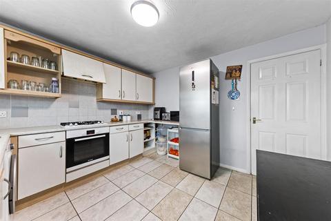undefined, Greenside Hill, Milton Keynes MK4