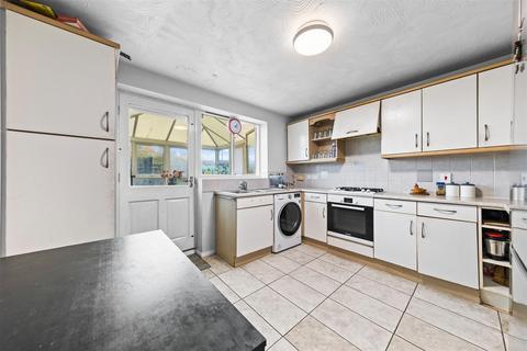 undefined, Greenside Hill, Milton Keynes MK4