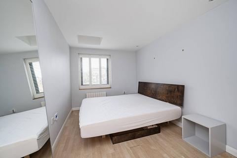 54 Portelet Road, London, E1 4EJ