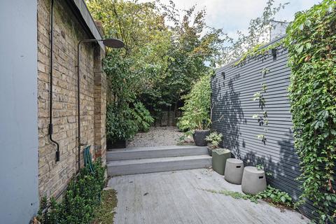 2 bedroom end of terrace house for sale, Portelet Road, Stepney, London, E1