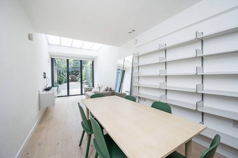 54 Portelet Road, London, E1 4EJ