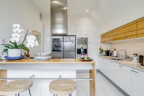 3 bedroom apartment to rent, Redington Road, Hampstead, London, NW3
