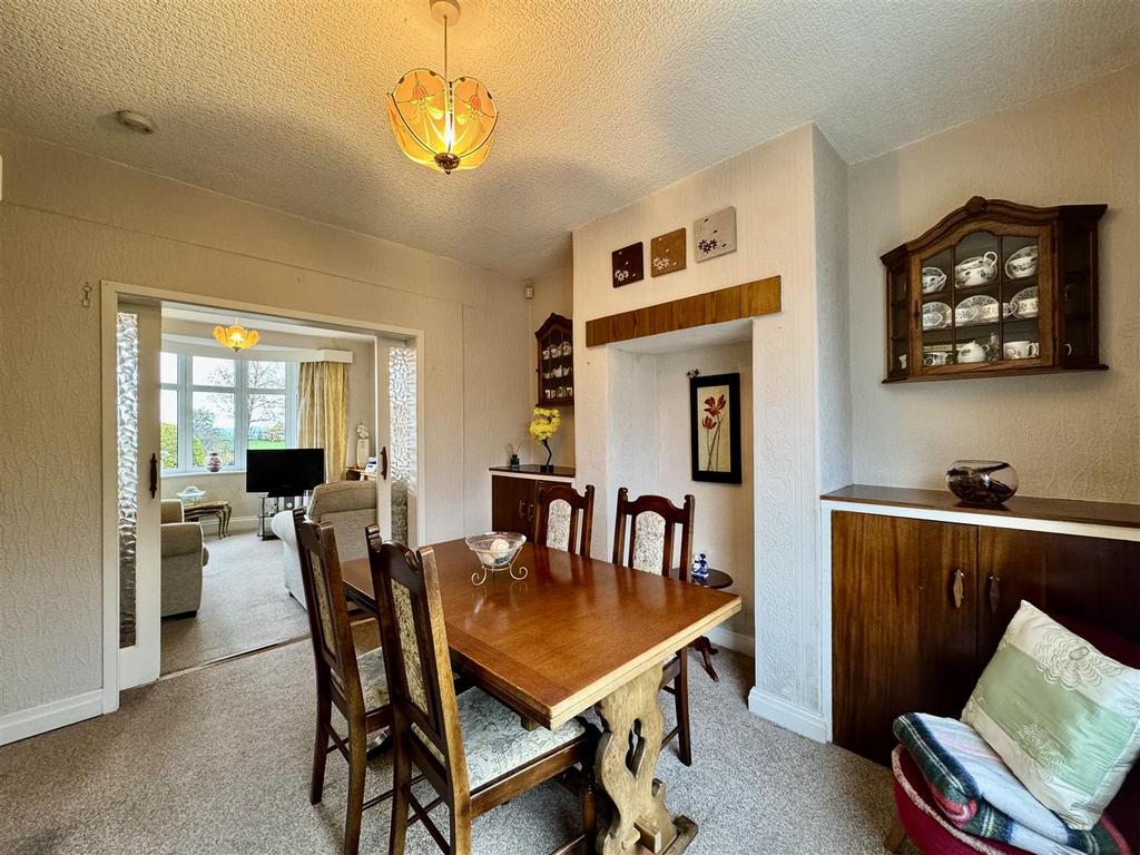 Dining kitchen