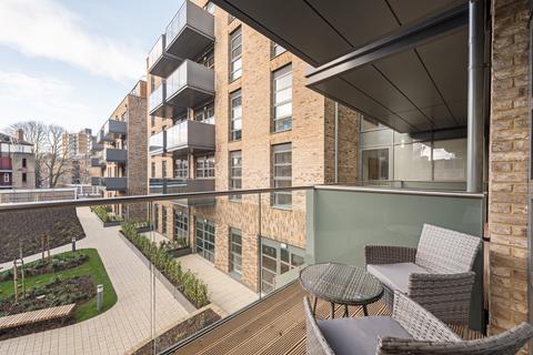 2 bedroom flat to rent, Alwen Court, Pages Walk, London, SE1