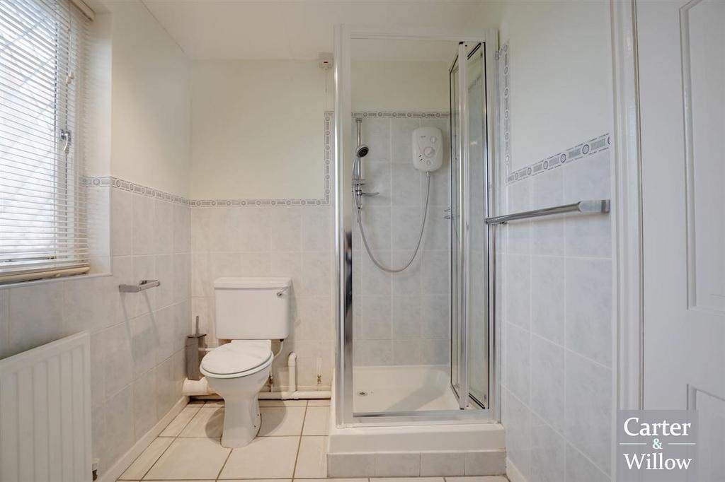 En suite shower
