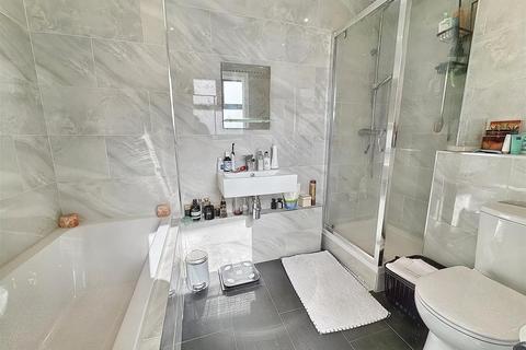 undefined, Shaftesbury Road, London