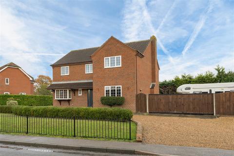 4 bedroom detached house for sale, Sheares Hoppit, Ware SG12