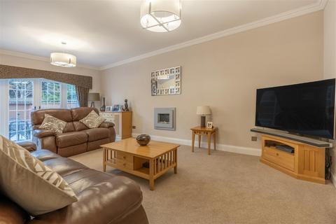 4 bedroom detached house for sale, Sheares Hoppit, Ware SG12