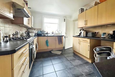 7 bedroom semi-detached house to rent, Spear Road, Hampshire SO14
