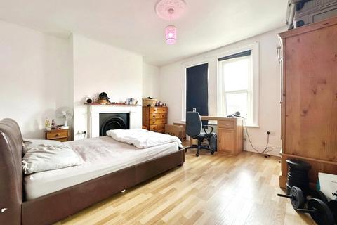 7 bedroom semi-detached house to rent, Spear Road, Hampshire SO14