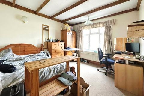 4 bedroom flat to rent, Hill Lane, Hampshire SO15