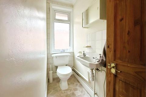 4 bedroom flat to rent, Hill Lane, Hampshire SO15