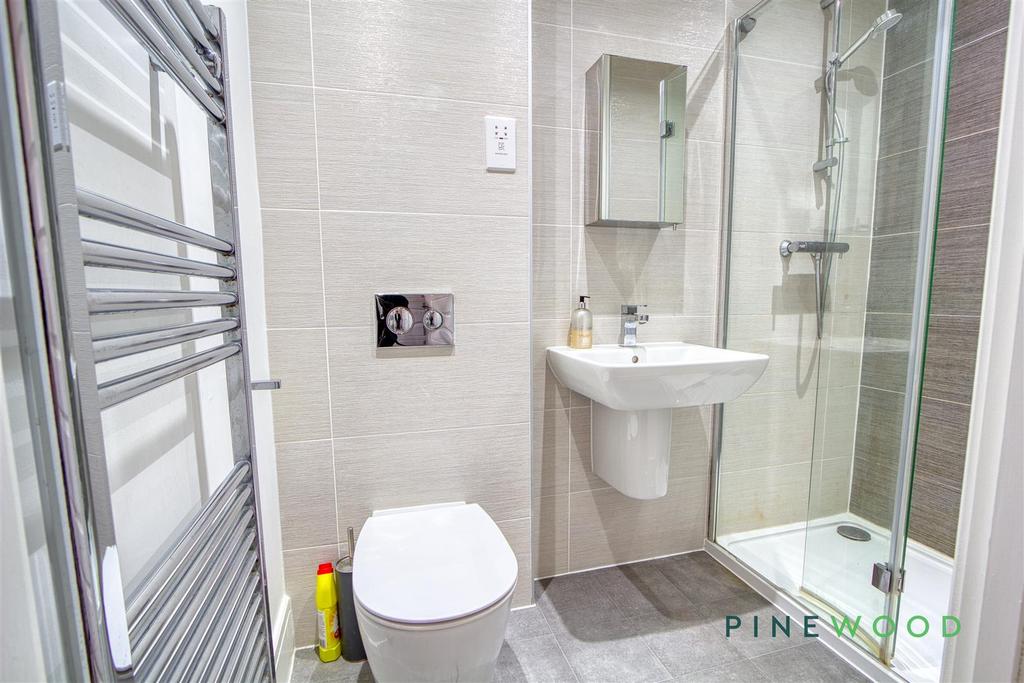 Ensuite (Bedroom 1)