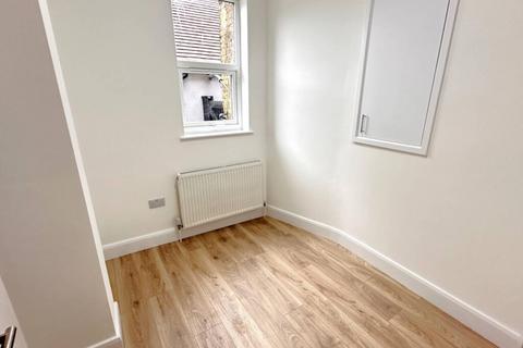 3 bedroom maisonette to rent, Headstone Road, Harrow HA1